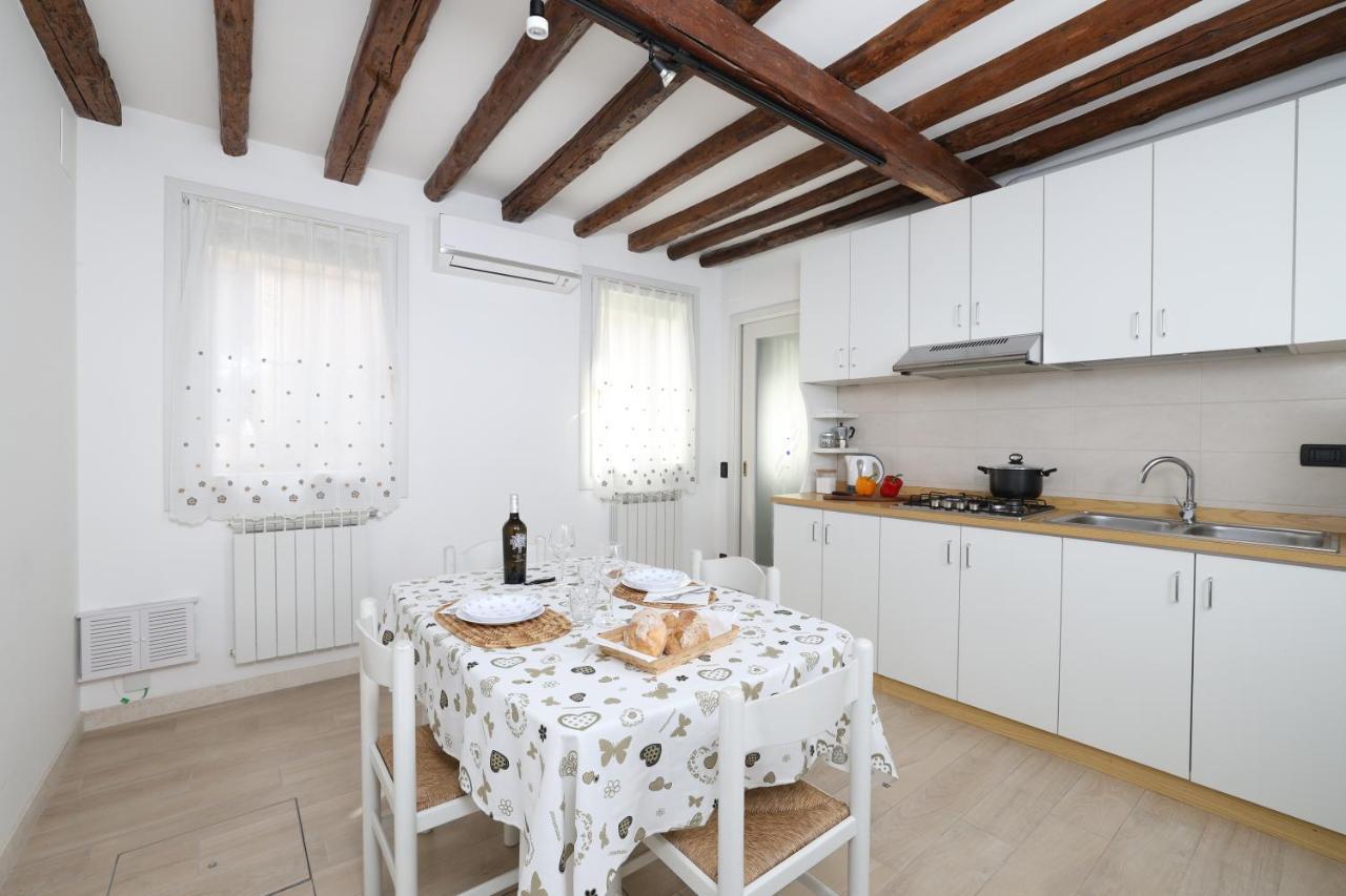 Ca Giardini Apartments In Biennale By Bricola Apartments Venice Exterior photo